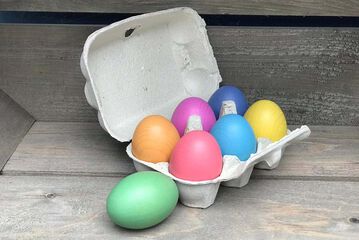 Huevos de madera de colores 7 unidades