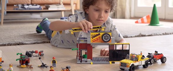 LEGO® City Nitro Wheels Taller de Tuneo 60258