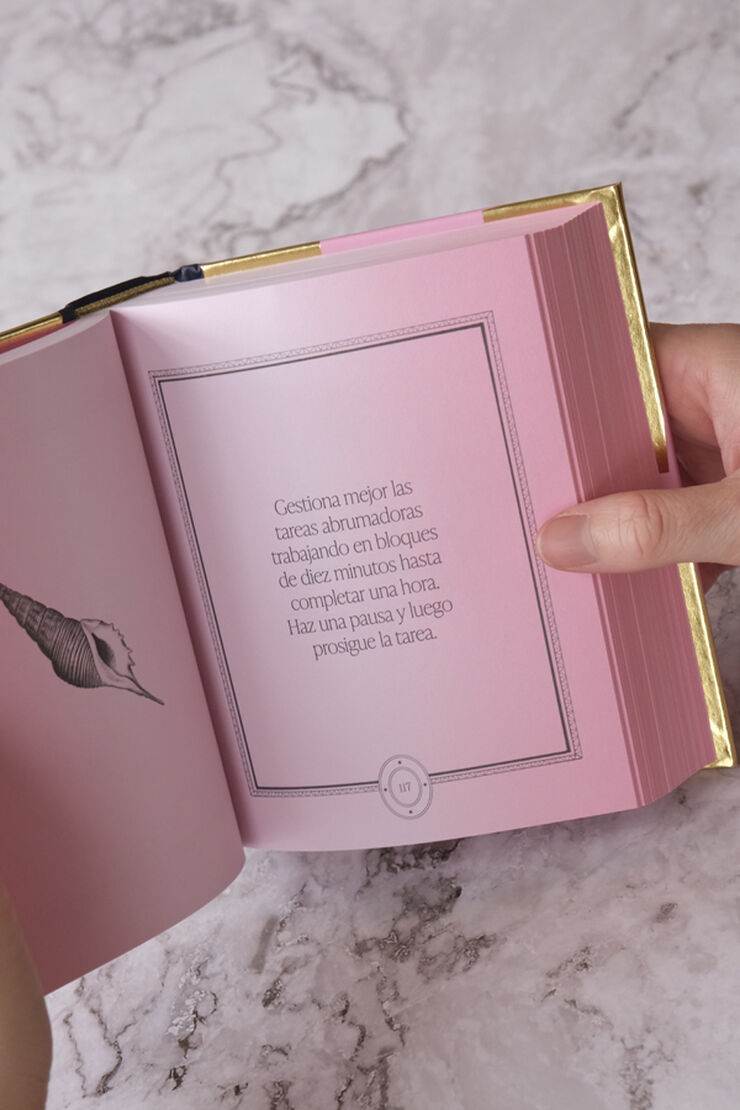 El libro de las respuestas. Confía en tu oráculo mágico