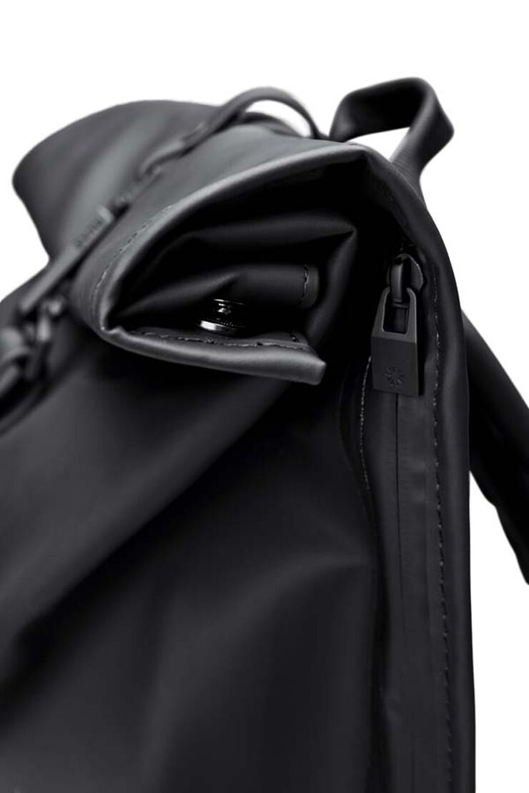 Mochila Rains Rolltop navy