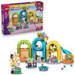 LEGO&reg;  Friends Parc de Jocs Cobert 42686