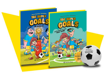 The Super Goals Box Set: 2 books + Soccer ball