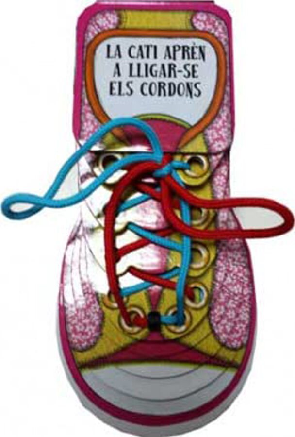 La Cati apr&egrave;n a lligar-se els cordons