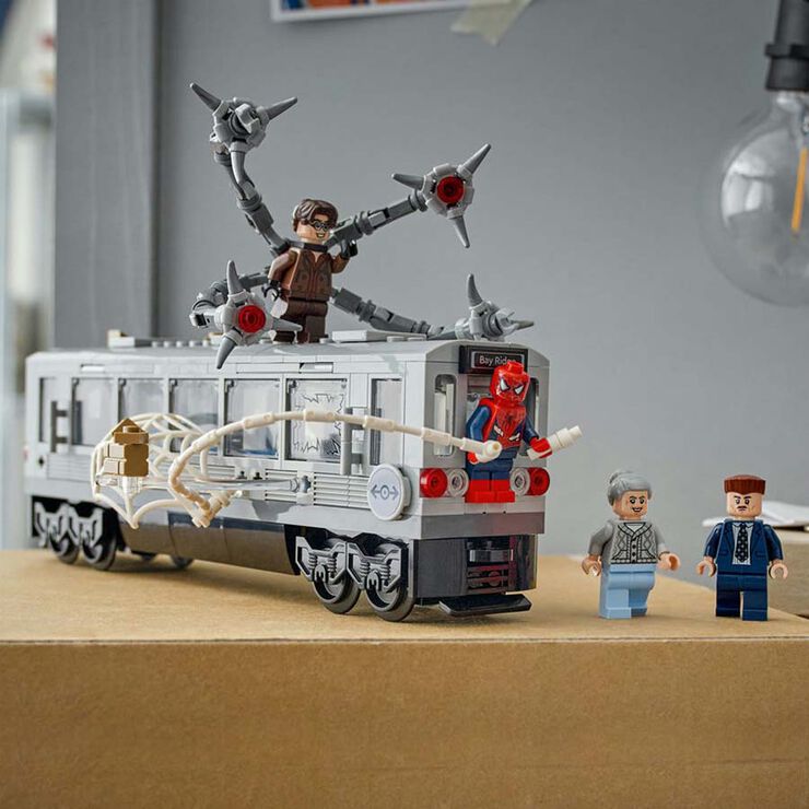 LEGO® Super Heroes Spider-Man vs. Doc Ock: Escena del Tren Subterráneo 76321
