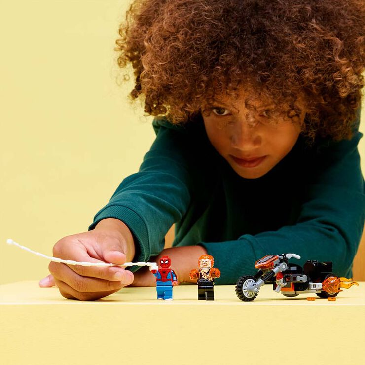 LEGO® Super Heroes Spider-Man vs. la Moto del Motorista Fantasma 76335