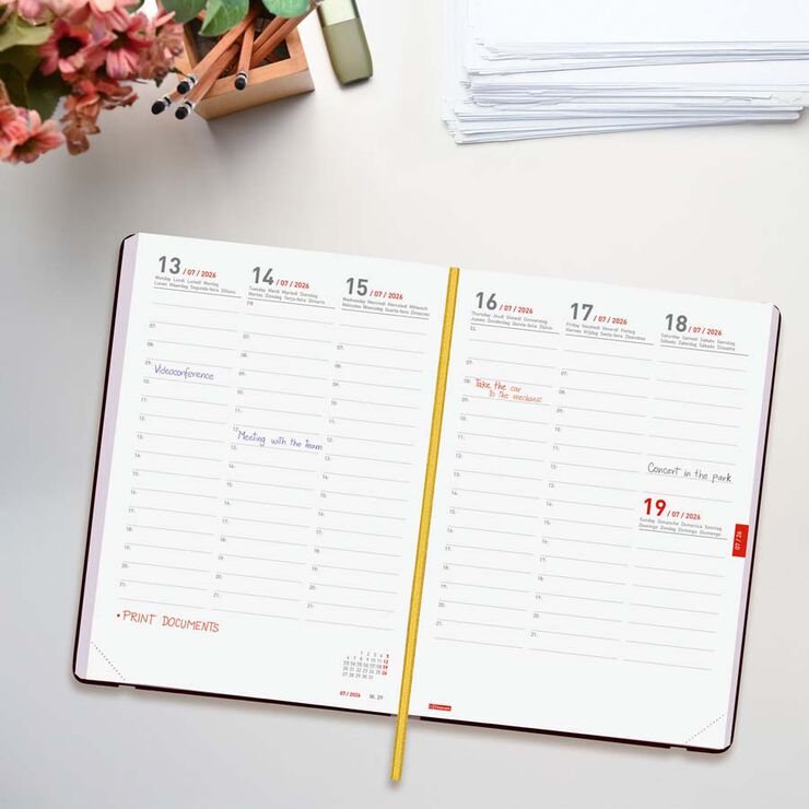 Agenda Finocam 18 meses Mara Y10 sem/vista vertical mult 2025-26 girl