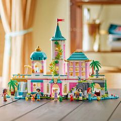 LEGO® Disney™ Castillo de las Princesas y Mascotas Reales 43267