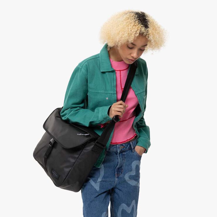 Bandolera Eastpak Delegate Plus Tarp Black