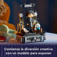 LEGO® Wednesday Figura de Miércoles Addams 76780