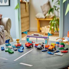 LEGO® DUPLO Town Coches de Carreras y Pilotos del Equipo de F1® 10445