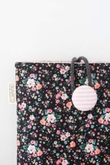 Funda de Libro Flores oscuras