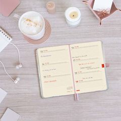 Agenda Finocam 18 meses M3 sem/vista mult 2025-26 pretty