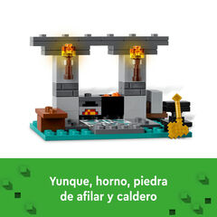 LEGO® Minecraft La Armería 21252