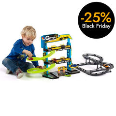 Garatge de 3 plantes amb 5 vehicles