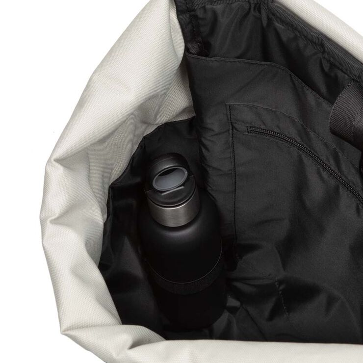 Motxilla enrotllable Eastpak Up Roll Tarp beige