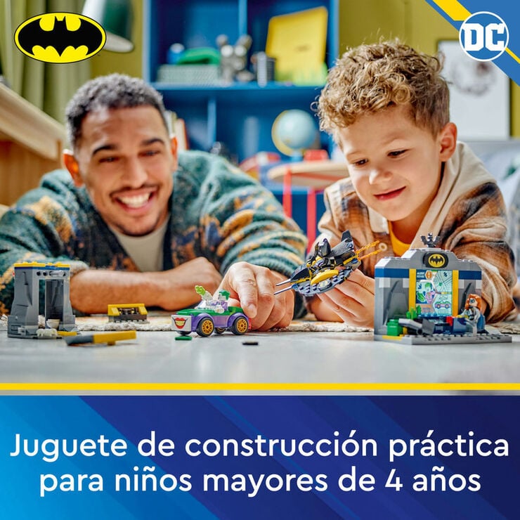 LEGO® Super Heroes Batcueva con Batman™, Batgirl™ y The Joker™ 76272