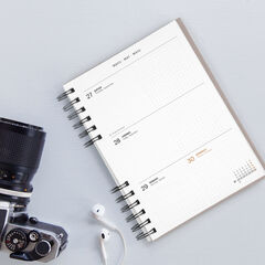Agenda Miquelrius Plus Wire-O Semana Vista Multiling&uuml;e 2027 Negro