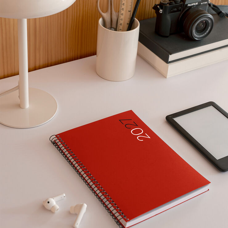 Agenda Miquelrius Espiral Plus Setmana Vista Multiling&uuml;e 2027 Vermell