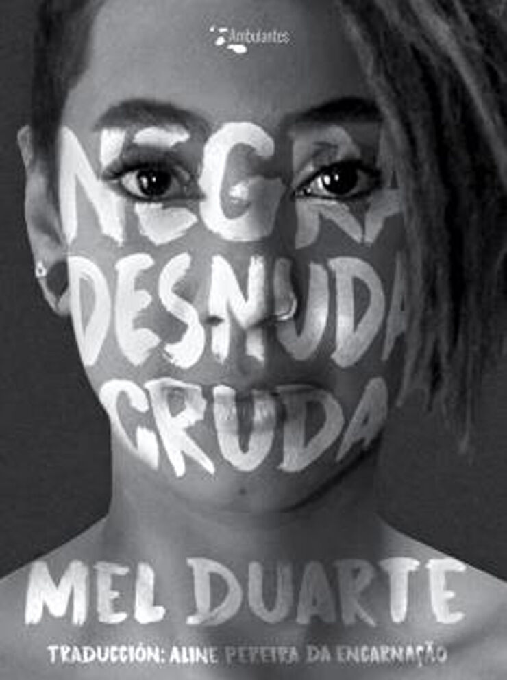 Negra desnuda cruda