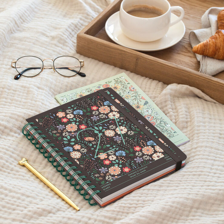 Agenda Miquelrius Plus Wire-O Dia P&agrave;gina Multiling&uuml;e 2027 Liberty Brown