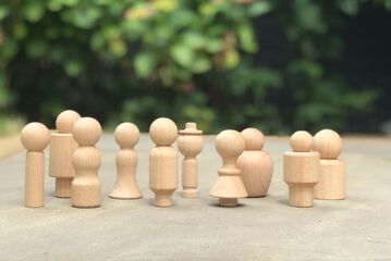Figures comunitat fusta natural
