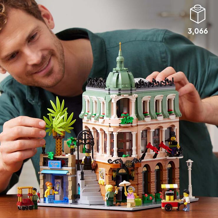 LEGO® Hotel Boutique set de construcción modular coleccionable con 5 secciones detalladas 10297