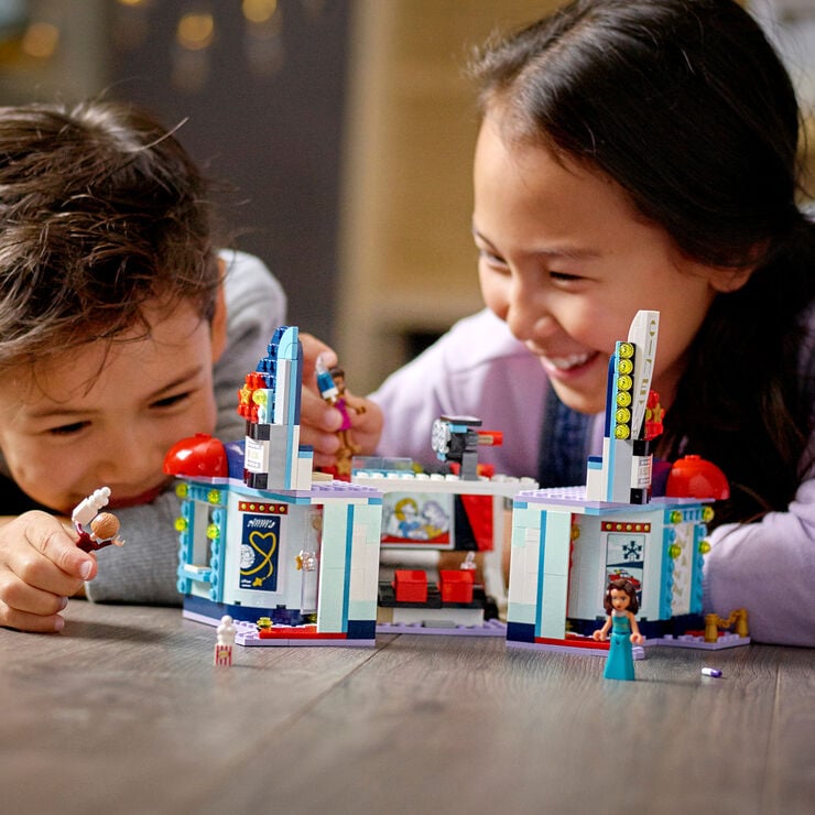 LEGO® Friends Cine de Heartlake City 41448