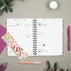 Agenda Finocam Moniquilla Semana Vista Horizontal 2027 Catal&aacute;n Rosa