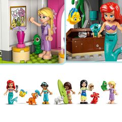 LEGO® Disney™ Castillo de las Princesas y Mascotas Reales 43267