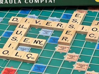 Scrabble Cl&agrave;ssic Catal&agrave; Fusta