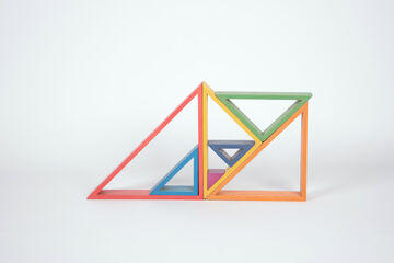 Arquitectura arco iris triángulos Tick