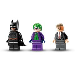 LEGO® DC Batman™ Tumbler de Batman™ vs. Two-Face™ y The Joker™ 76303