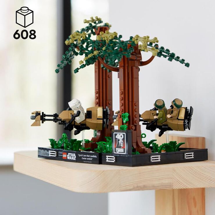 LEGO® Star Wars Diorama: Duelo de Speeders en Endor 75353
