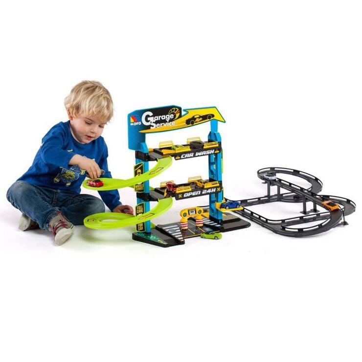 Garaje de 3 plantas con 5 veh&iacute;culos