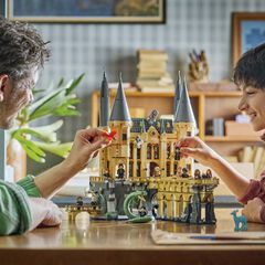 LEGO&reg; Harry Potter TM Hogwarts&trade; Castillo: Ala Este 76473