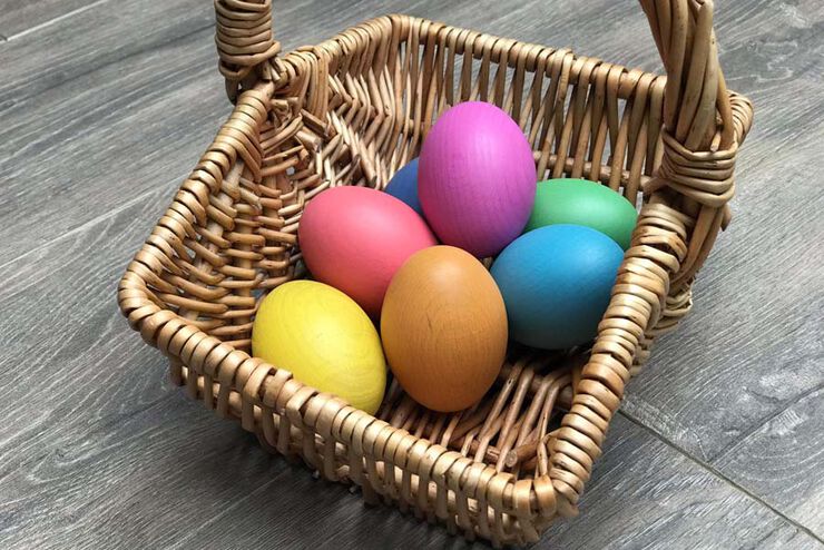 Huevos de madera de colores 7 unidades