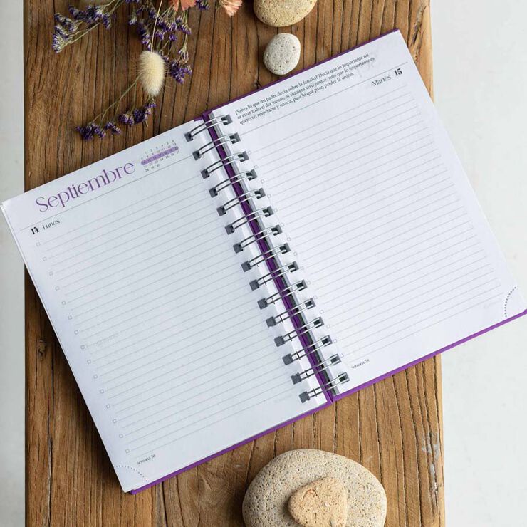 Agenda Las Guerreras Maxwell castellano d&iacute;a/p&aacute;g 2026