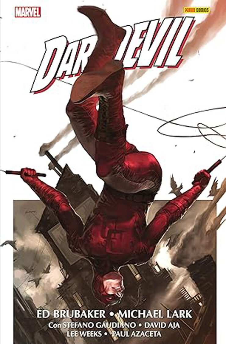 Marvel Omnibus. Daredevil de Ed Brubaker y Michael Lark 1