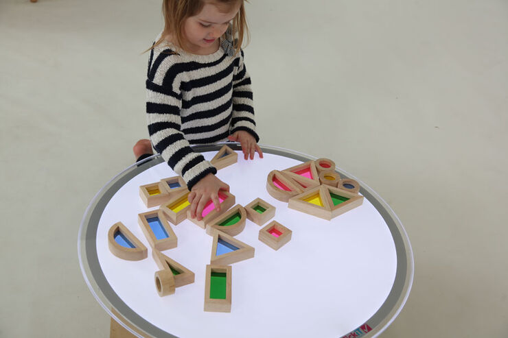 Bloques de madera con transparencias