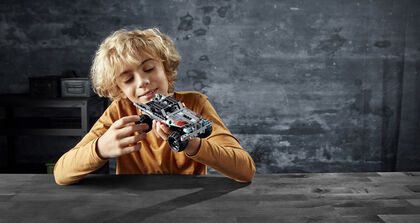 LEGO Technic Camió fugida (42090)