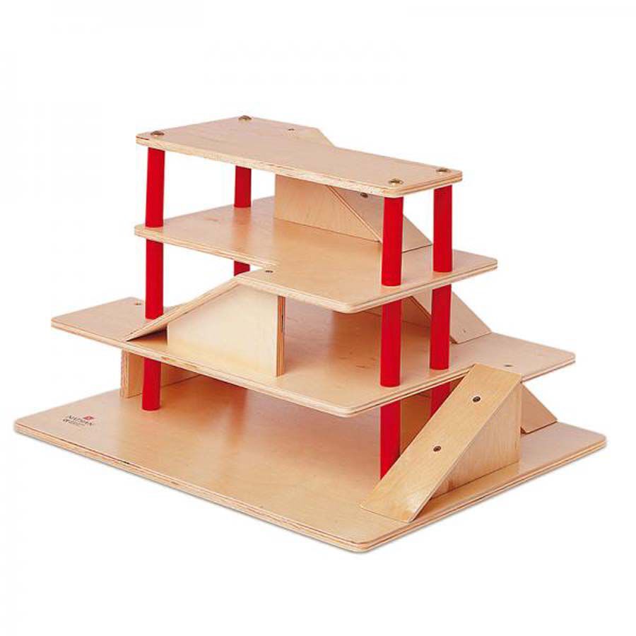 Garaje de madera natural