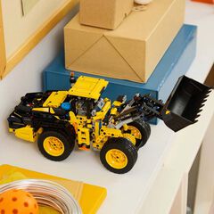 LEGO® Technic Carregadora amb Rodes Volvo L120 Elèctrica 42209