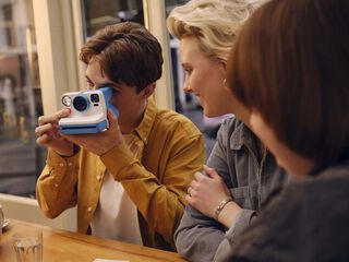 Cámara instantánea Polaroid Now azul