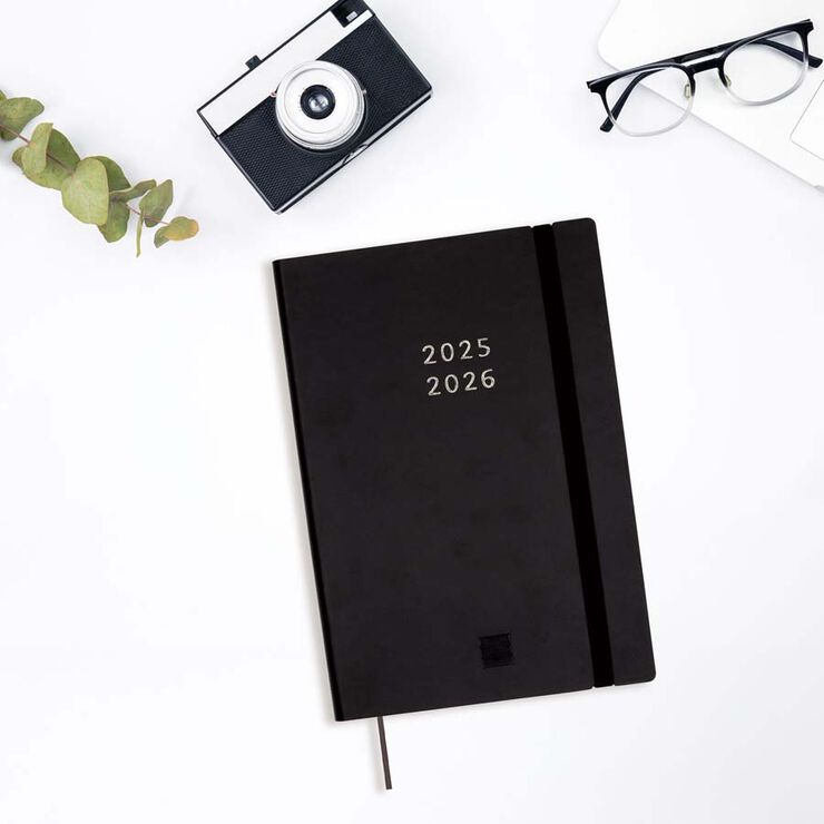 Agenda Finocam 18 meses Mara Y10 sem/vista vertical mult 2025-26 negro