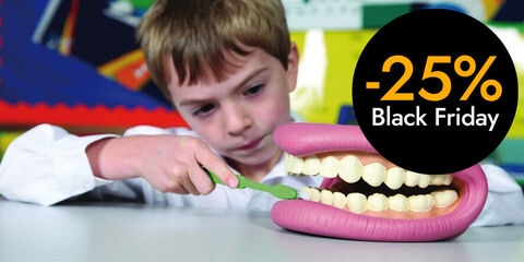 Dentadura gegant amb raspall