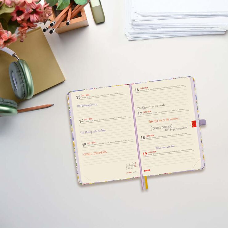 Agenda Finocam 18 mesos M3 setm/vista mult 2025-26 girl