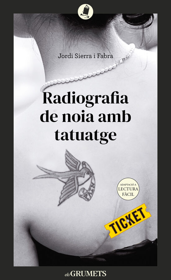 Radiografia de noia amb tatuatge