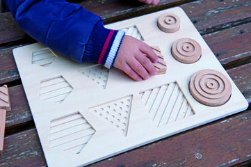 Geo Sensory Shapes Encaix Fusta
