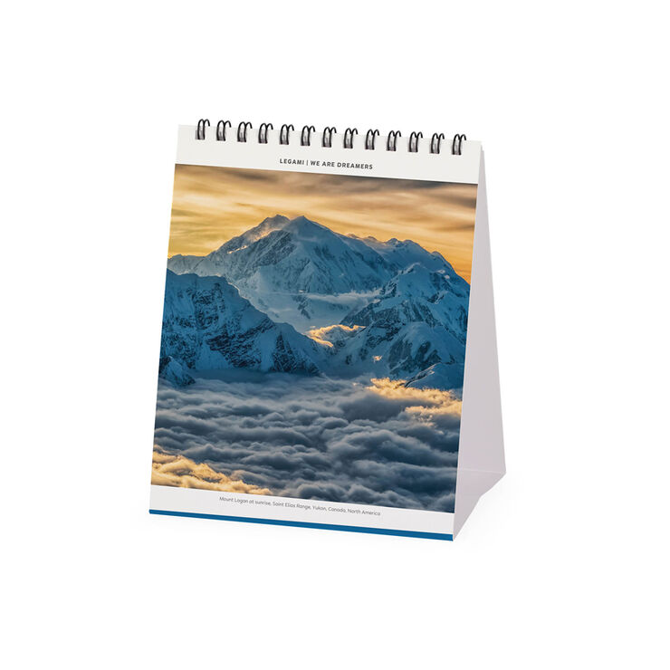 Calendario Legami 12x14,5 Sobremesa Mountains Multiling&uuml;e 2027