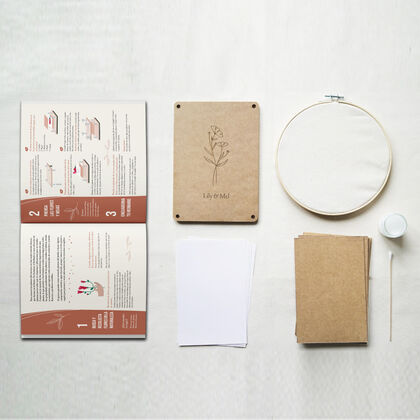Kit para crear bastidor de flores prensadas Kit para crear bastidor de flores prensadas